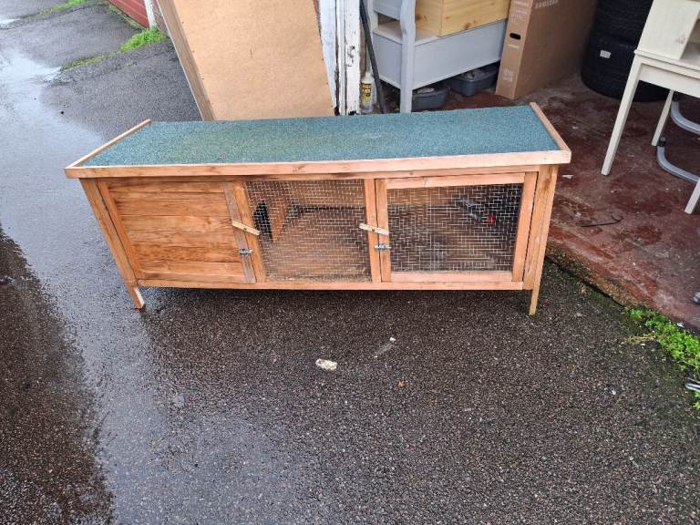 Rabbit hutch 