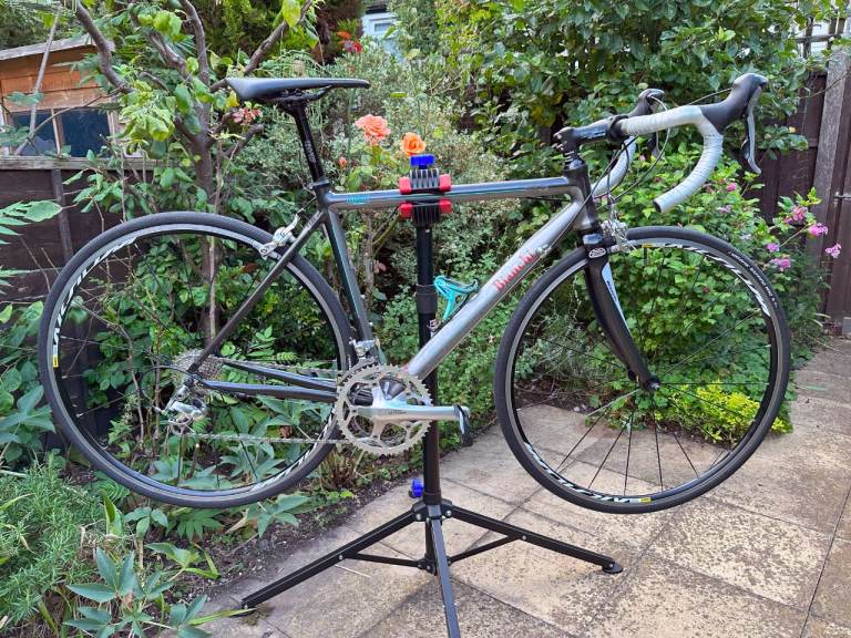  Bianchi Via Nirone Road Bike with Ultegra groupset and Mavic Aksium wheels