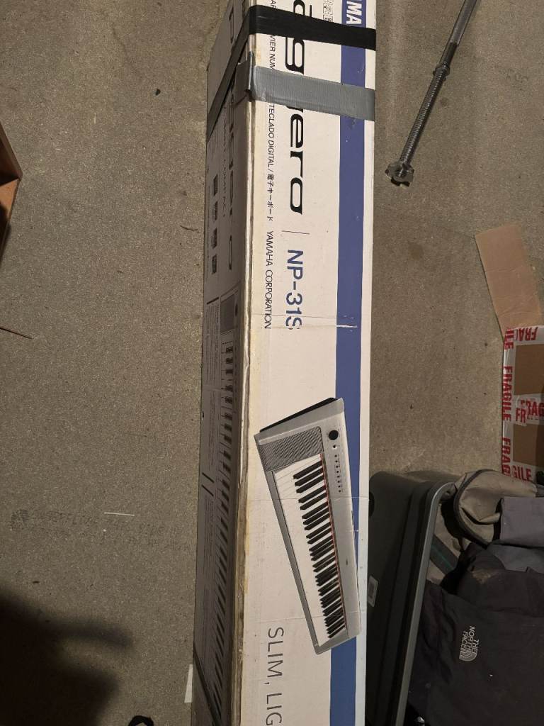 Yamaha KEYBOARD, Piaggero NP 31 (76 key) digital piano