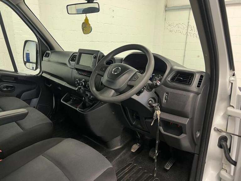  Nissan Interstar Interstar 2.3 dCi 35 Tekna L3 Euro 6 (s/s) 2dr Vehicle Transporter Diesel Manual