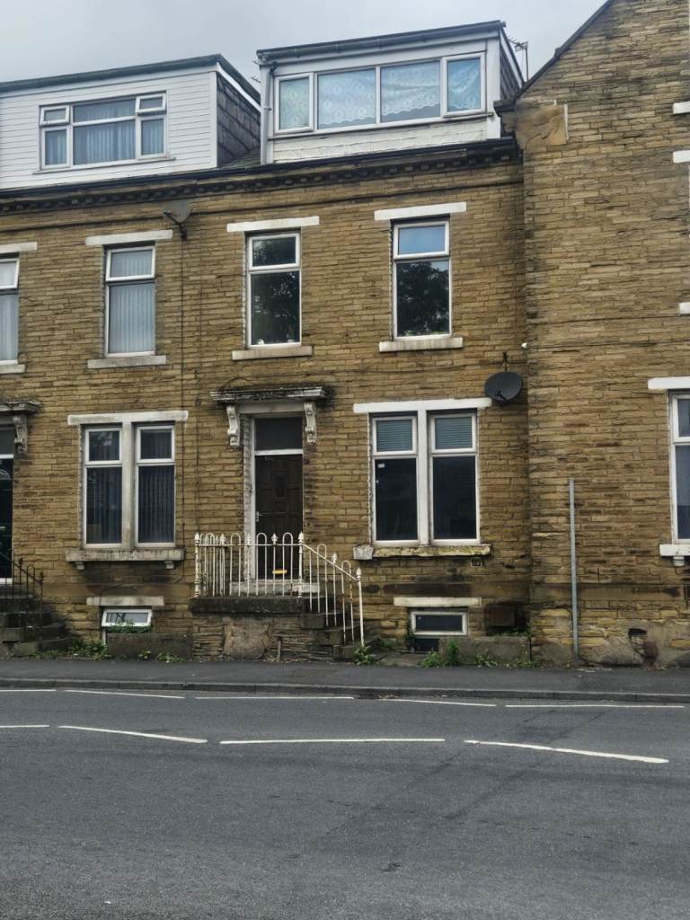 Recently refurbished 4 bedroom house, newly fitted bathroom suite