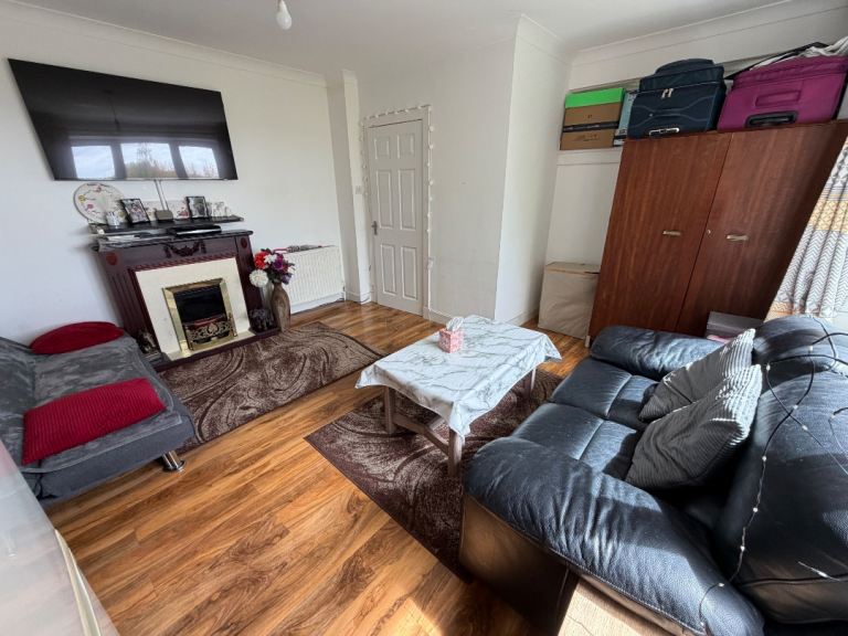 1 bedroom house Bearsden NO COUNCIL TAX!!