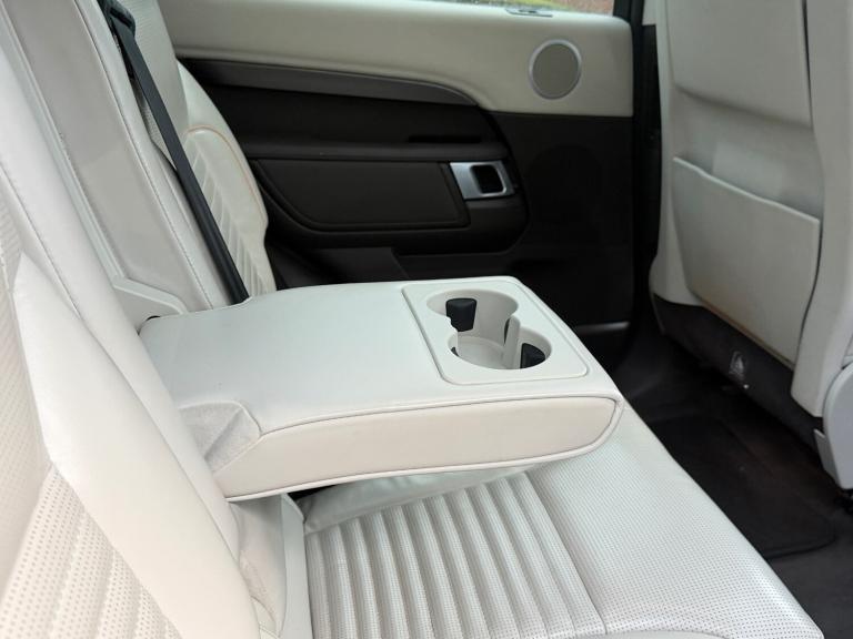 2017 Land Rover Discovery 3.0 TDV6 HSE Automatic 4WD Euro 6 5dr SUV Diesel Automatic