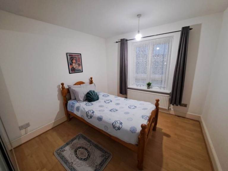 🪄🌸Double Room in E1 | All bills included & Private Garden | 5 min walk from Whitechapel Station!