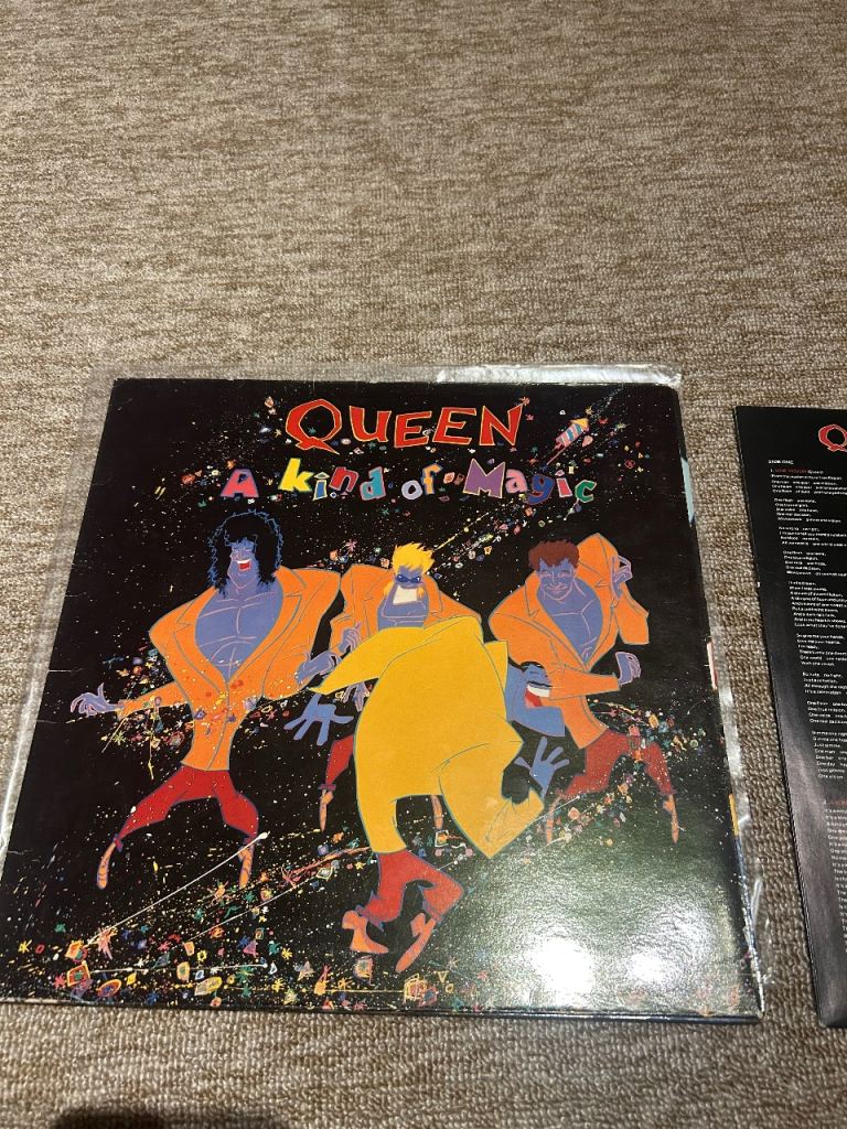 Queen - A Kind of Magic vg+/vg vinyl