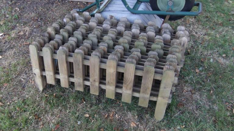 15 x Wooden Garden Picket Fences approx 1 metre  x 40cm