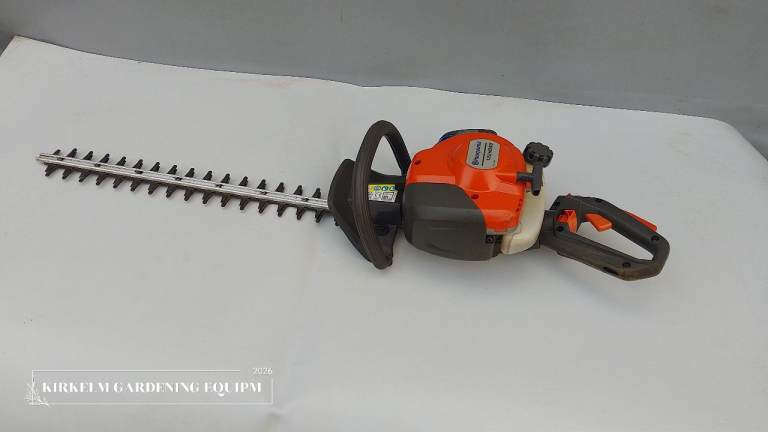 HUSQVARNA 122HD60 POWERFUL LIGHTWEIGHT 2 STROKE PETROL HEDGE TRIMMER SERVICED £150