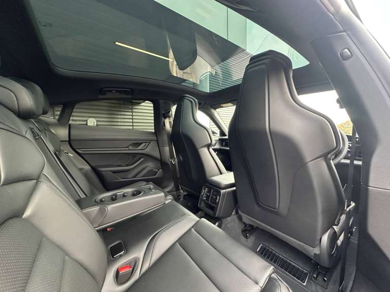 2025 Porsche Taycan 440kW 105kWh 4S Black Edition 4dr Auto Saloon Electric Automatic