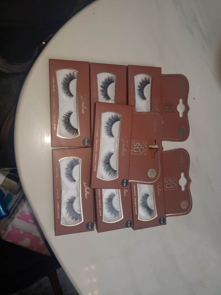 False eyelashes 