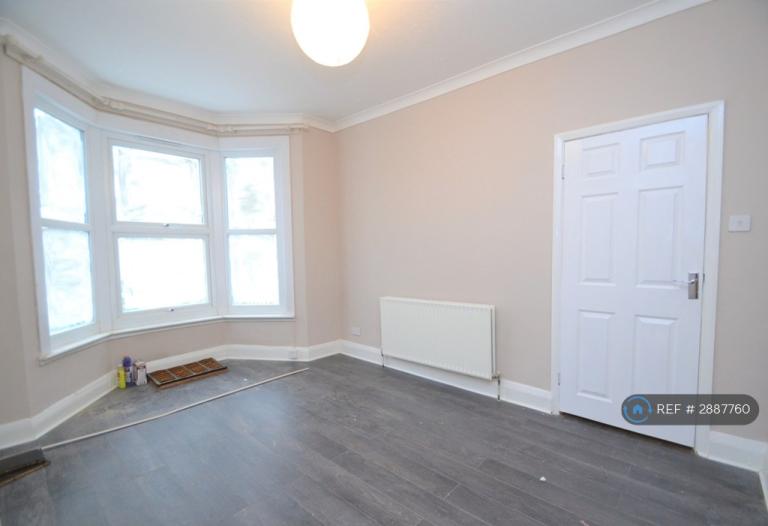 3 bedroom house in Harvard Road, London, SE13 (3 bed) (#2887760)