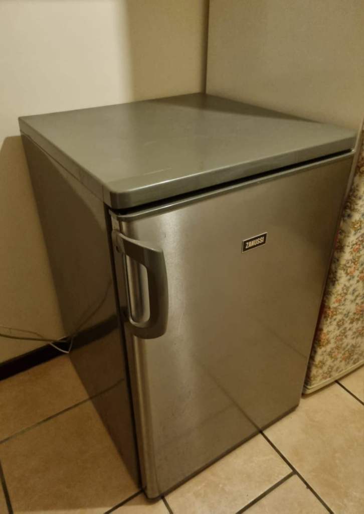 Undercounter Zanussi fridge