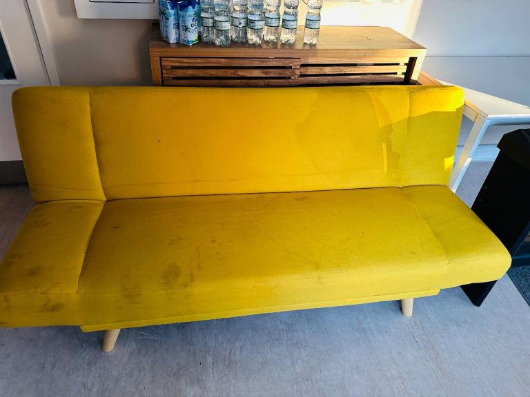 3-seater sofa bed - ready to go