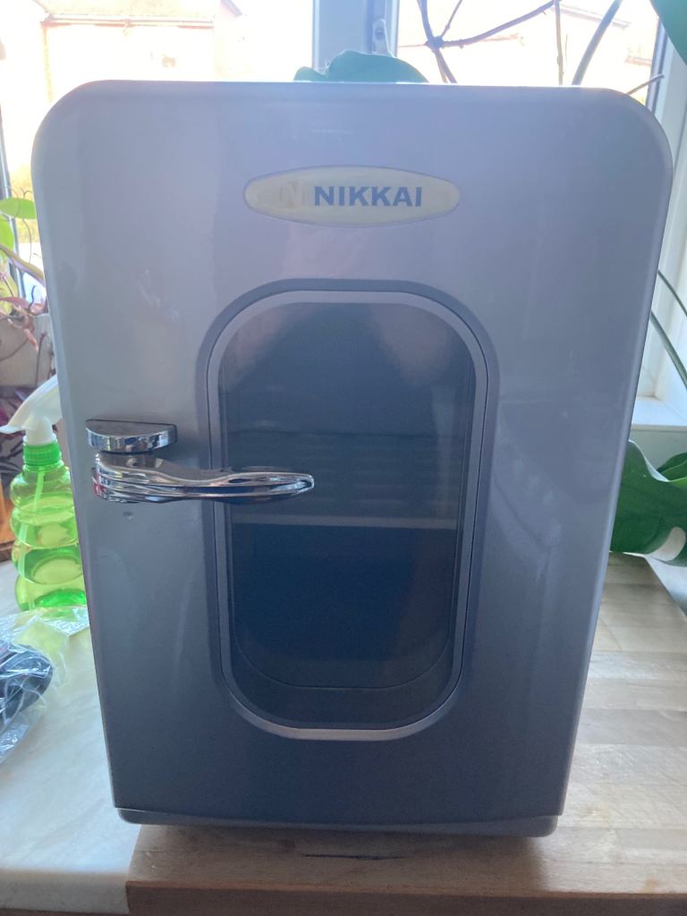 Thermoelectric cooler and warmer