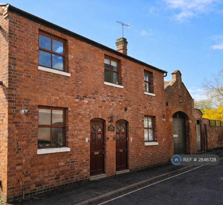 2 bedroom flat in Trinity Street, Leamington Spa, CV32 (2 bed) (#2846728)