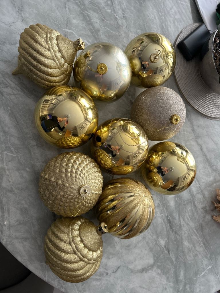 10 huge balls for Xmas tree 