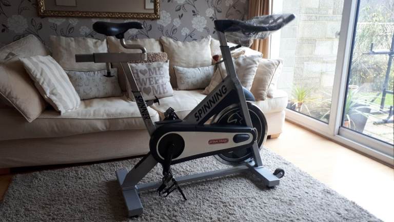 Star Trac Pro commercial spin bike. VGC heavy duty £175 bargain or Life Fitness spin  bike only£100