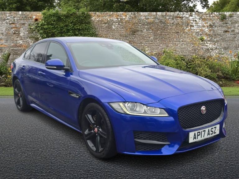 2017 Jaguar XF 2.0d R-Sport Saloon 4dr Diesel Auto AWD Euro 6 (s/s) (180 ps) Saloon Diesel Automatic