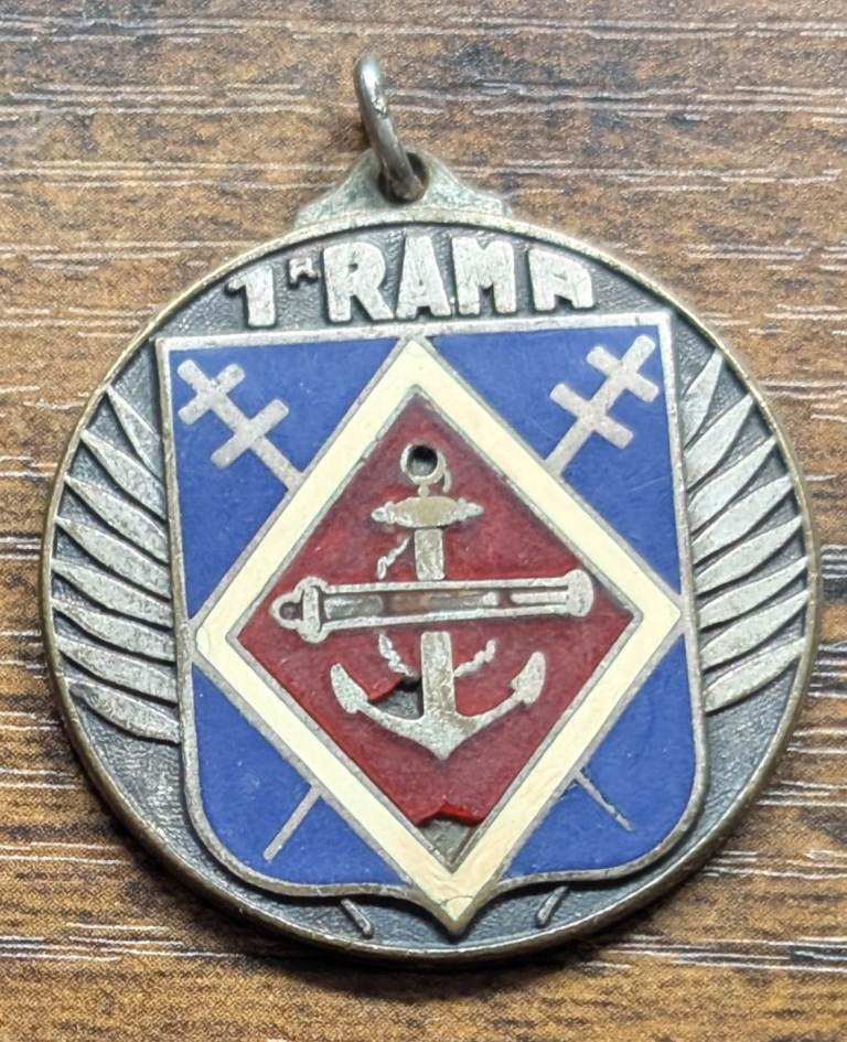 WW2 Free French Army 1st Marine Artillery Battery Medal  1914-18 & 1939-45