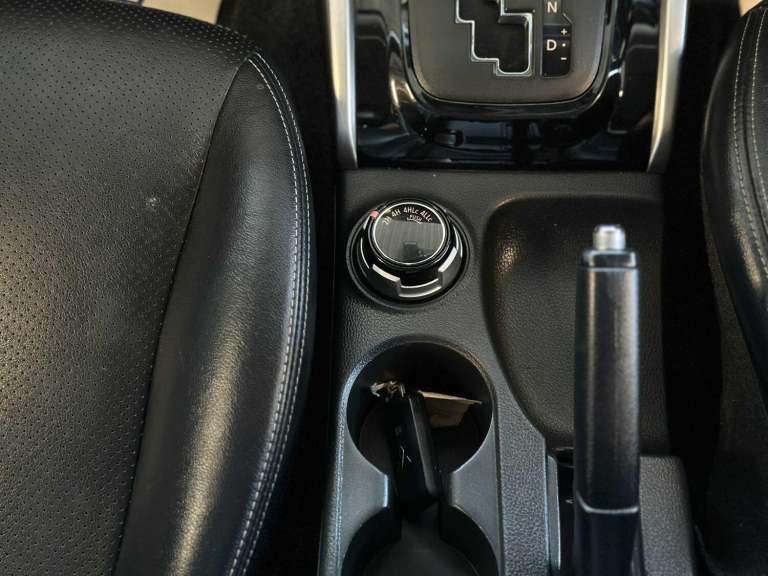 MITSUBISHI L200 2.4 DI-D DC Challenger White Auto Diesel 2020+NO VAT+1 OWNER!