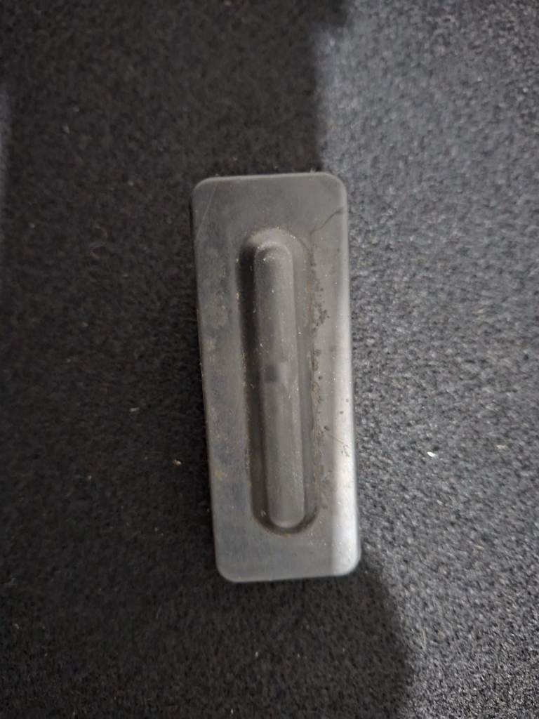 Peugeot 208 Latch Release Button (Tailgate Release Button)