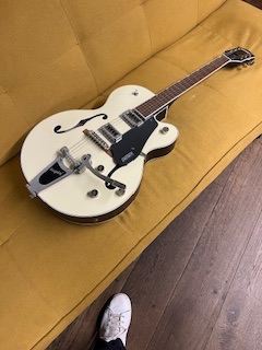 Gretsch G5420T Electromatic Classic Single-Cut (Vintage White), with hardshell case 