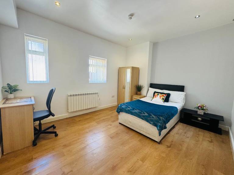 Spacious Beautiful Ensuite in LE1