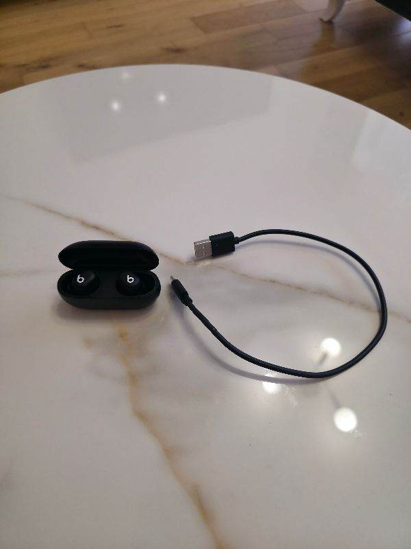Beats Studio Buds Wireless Earbuds with Charging Case – Matte Black