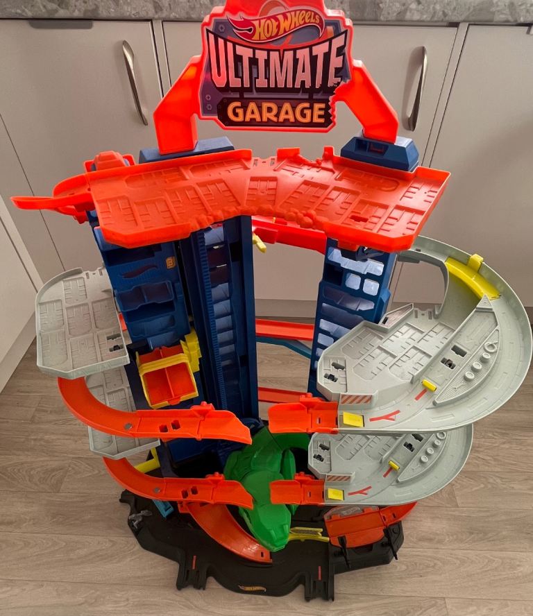 Hot Wheels Ultimate Garage