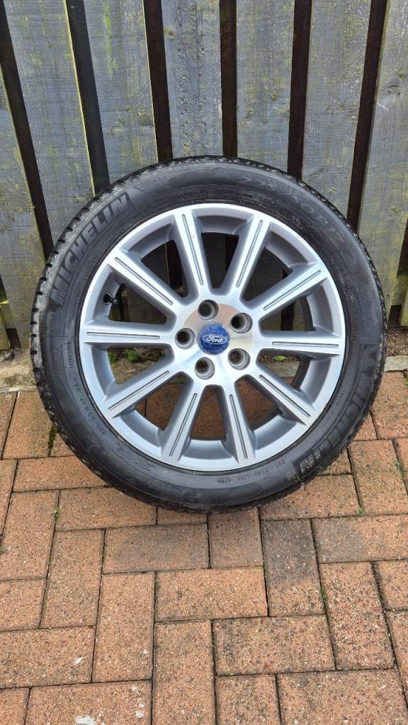 Ford 17inch Alloy Wheel with Michelin Primacy HP 225/50 R17