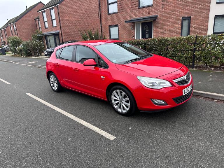 2012 Vauxhall Astra 1.6i 16V Active 5dr HATCHBACK Petrol Manual