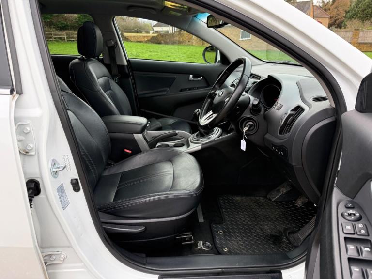 2016 Kia Sportage 1.7 CRDi EcoDynamics 3 2WD Euro 6 (s/s) 5dr ESTATE Diesel Manual