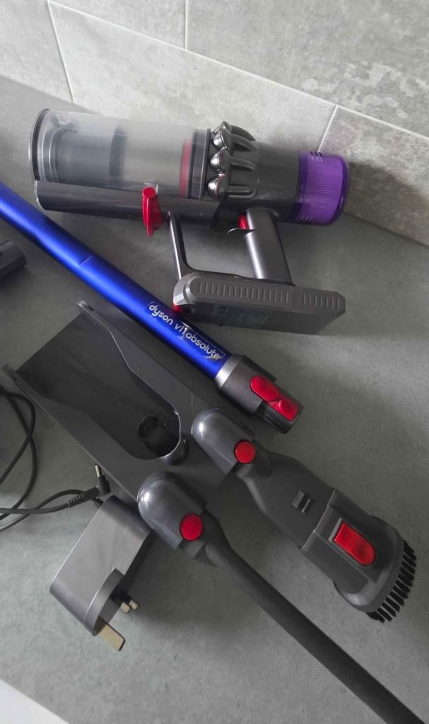 Dyson v11 absolute
