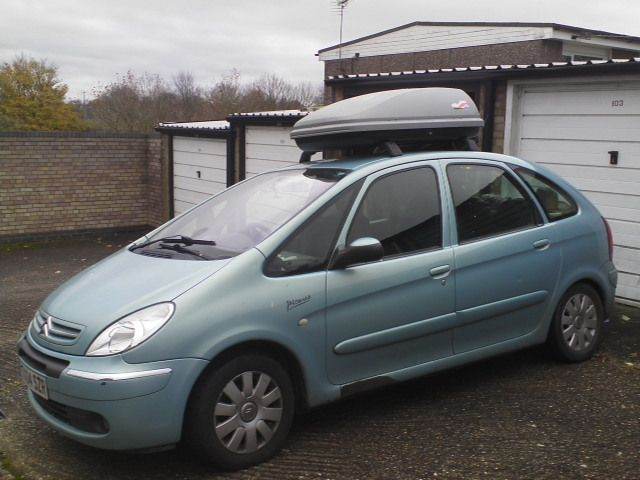 Car top box