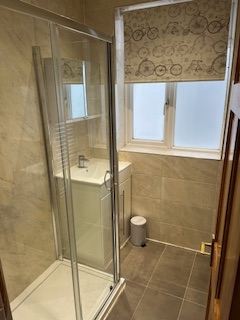 Superb 5 Bedroom House to Rent  