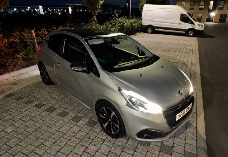 Peugeot, 208, Hatchback, 2016, Manual, 1199 (cc), 3 doors