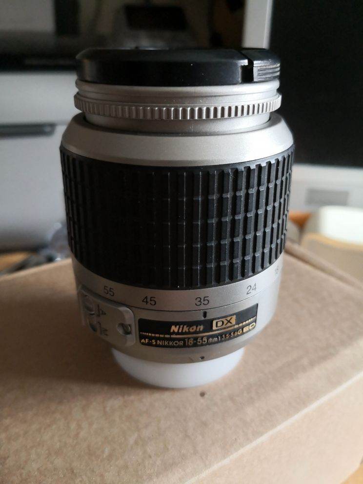 Nikon  DX AFS Nikkor 18 55mm G ED zoom lens