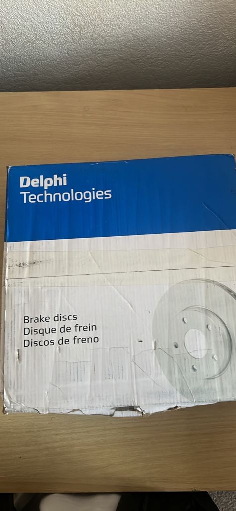 Rear Delphi brake disks for Toyota avensis saloon and estate