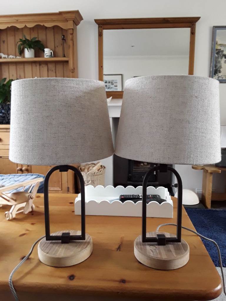 Two matching table lamps 