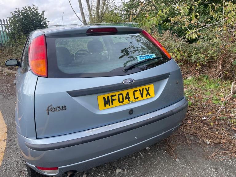 FORD FOCUS 1.6 ZETEC AUTOMATIC 04 REG BLUE 5 DOOR 11 MONTHS MOT LOW INSURANCE 36+MPG
