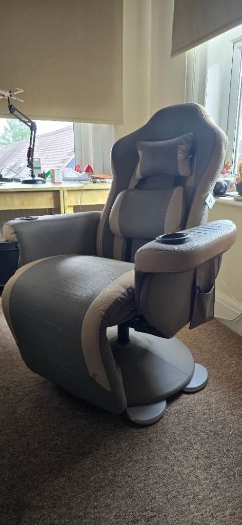 Comfortable Grey Recliner Chair with Cup Holders