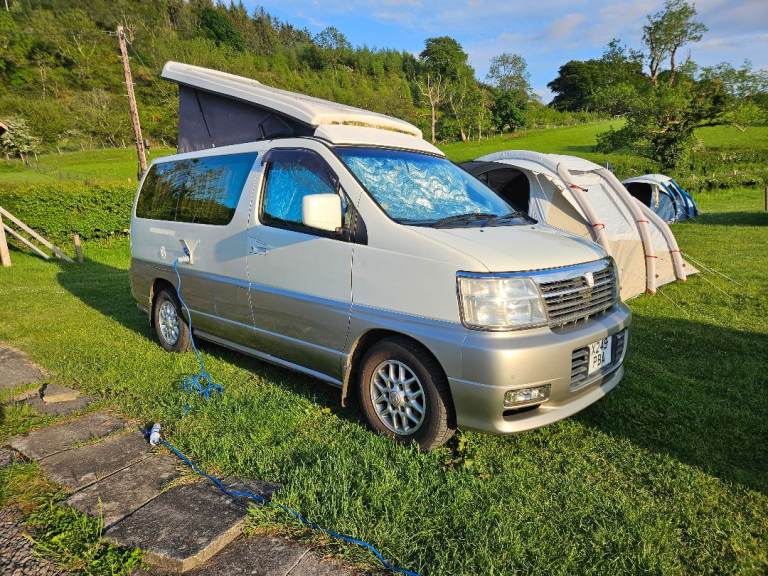 Nissan Elgrand e50 Campervan Sleeps 4