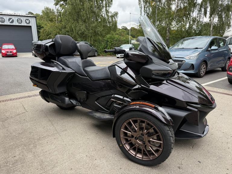 2025 Can-Am Spyder RT Sea to Sky1330cc 6 speed semi auto trike Dusk Metallic