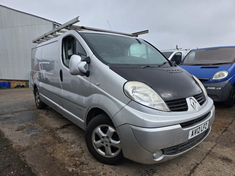 RENAULT TRAFFIC 2.0 DIESEL LWB SPORT NO VAT