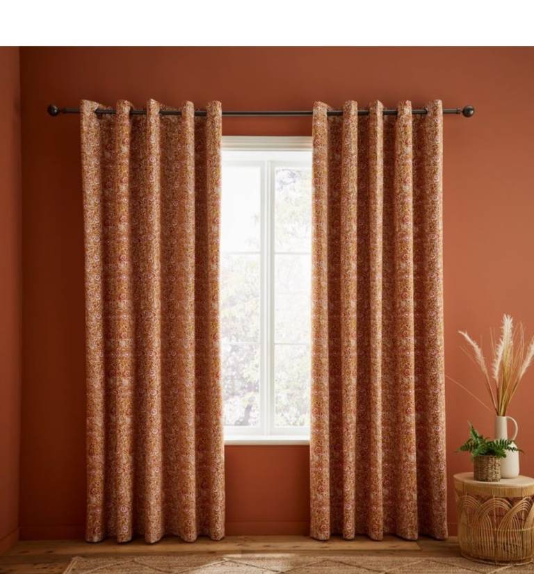 Pair of Terracotta Patterned Eyelet Curtains – Brand New