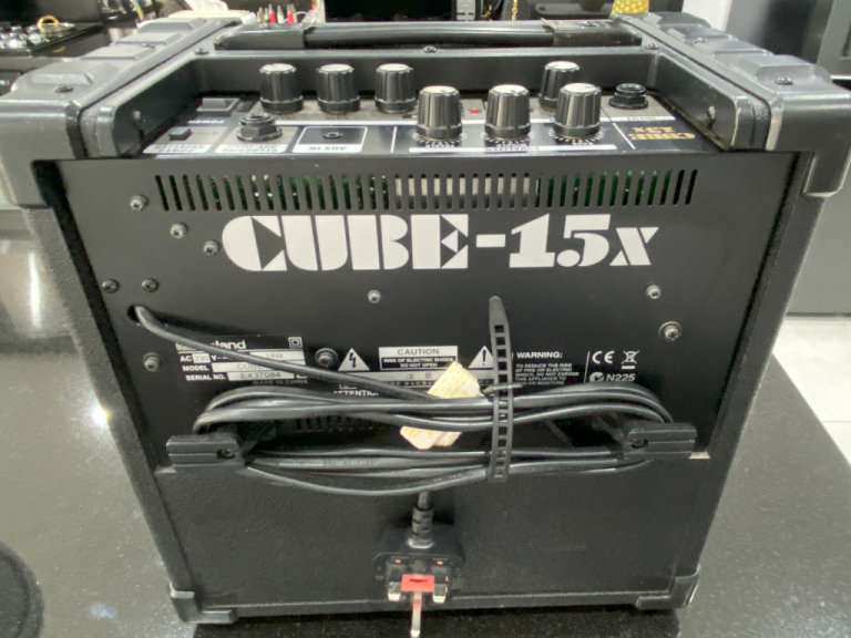 Rolland cube guitar amp