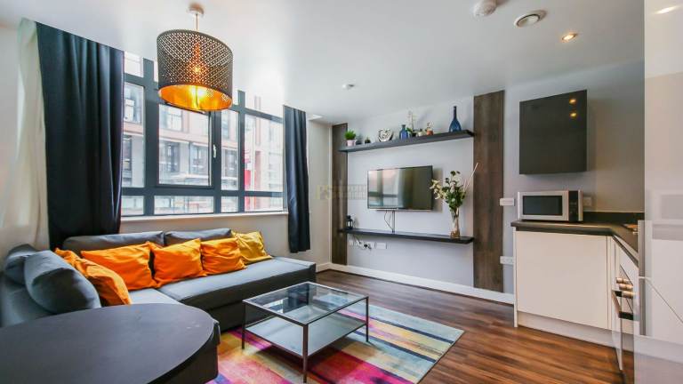 1 Bedroom Apartment in Fabrick Square