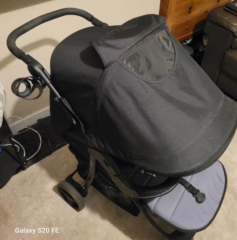 My babiie stroller with raincover 