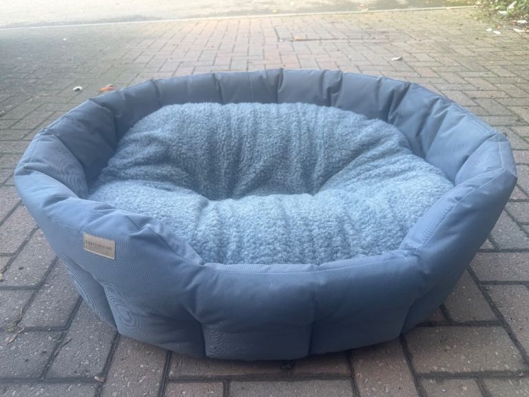 Earthbound waterproof dog bed with fleece base 