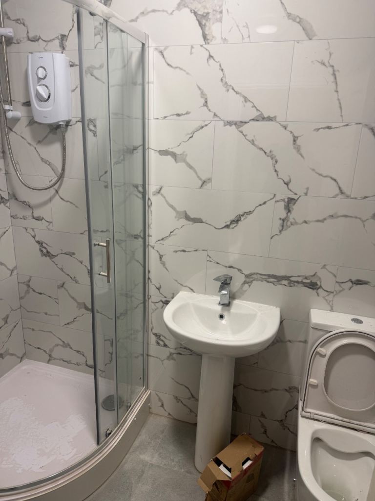 One bedroom flat to let in Walsall town center, full documents required and cridet check 