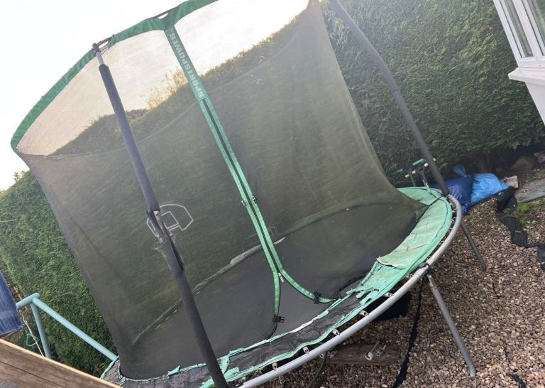 SportsPower 10ft 10 foot ft Trampoline and Enclosure sports power